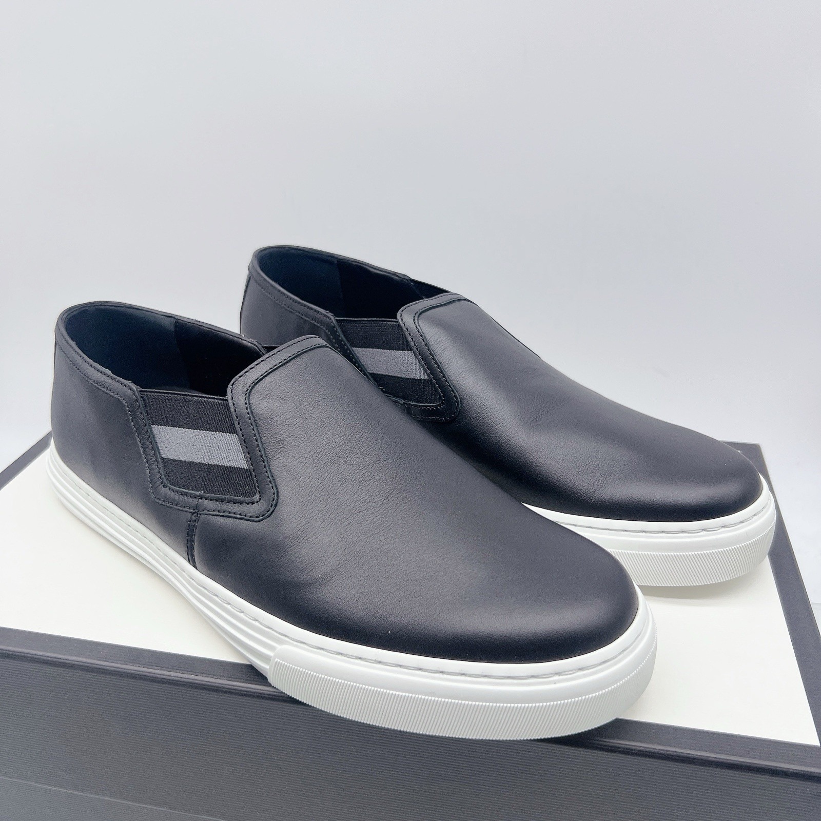 Gucci Signature Web Sneakers Loafers Black Leather Slip On Uk 8 Us 8.5